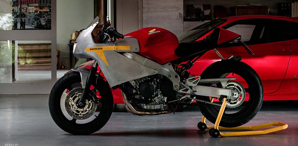 CBR600F Jadi Motor Balap 60'an